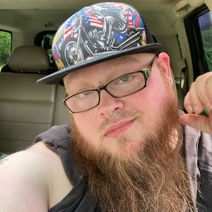 Meet your Posher, Levi